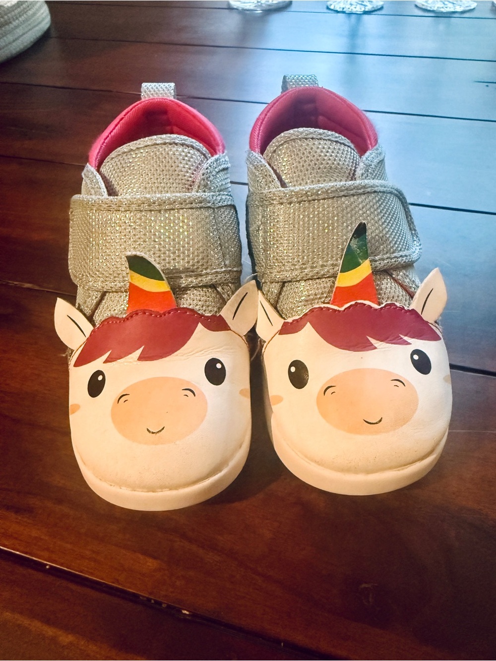 Ikiki Unicorn Squeaky Shoes